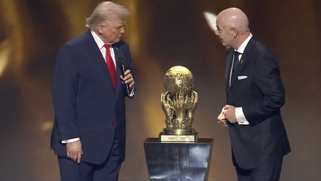 Il fatto che Trump abbia vinto il Premio FIFA per la Pace ha violato le regole di neutralità della FIFA, secondo un'ONG
