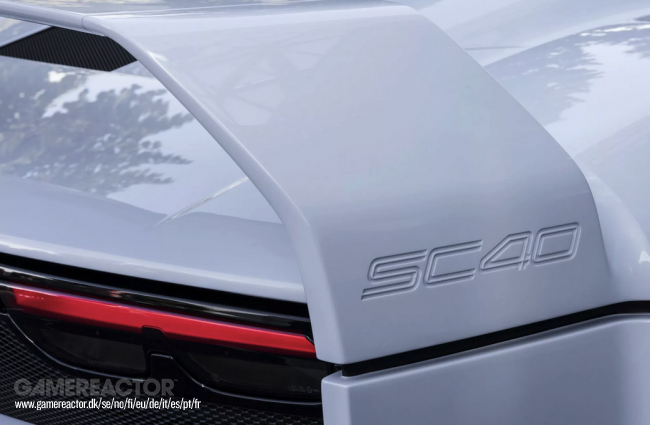 Ferrari ha costruito una moderna F40-tribute