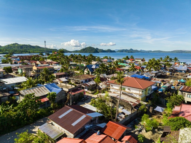 Il terremoto di magnitudo 7.4 innesca l'allarme tsunami in tutte le Filippine meridionali