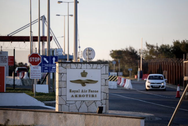 Un sospetto attacco di droni legato all'Iran colpisce una base della RAF britannica a Cipro