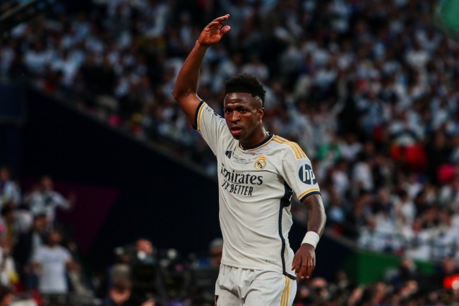 I tifosi del Real Madrid fischiano i giocatori al Bernabéu, alcuni chiedono le dimissioni di Florentino Pérez