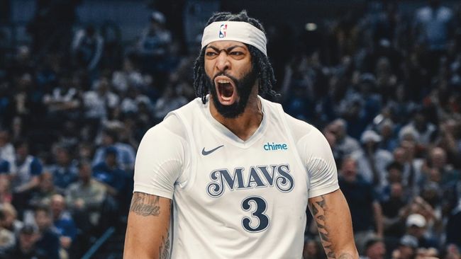 Altre brutte notizie per i Dallas Mavericks: Anthony Davis starà fuori per un mese a causa di un infortunio