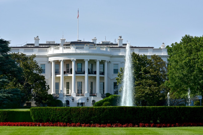 Trump progetta un bunker "enorme" sotto la sala da ballo della Casa Bianca