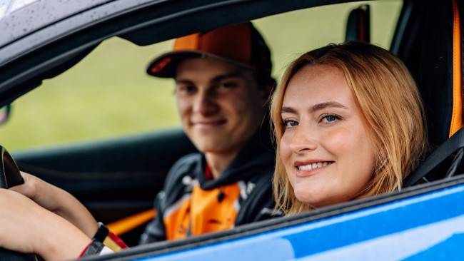 La Formula 1 si rivolge ai giovani con una serie in cui un popolare YouTuber impara a guidare