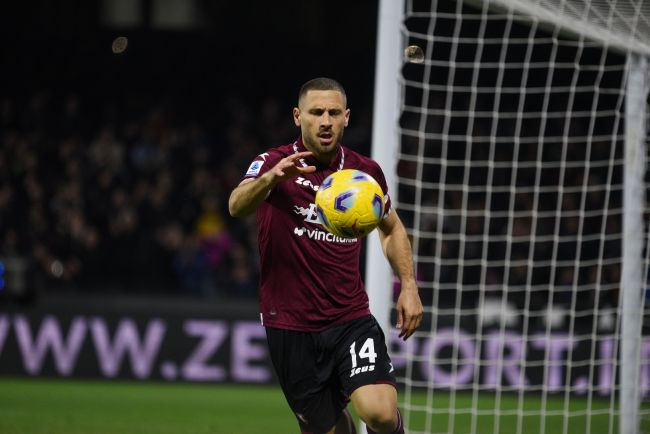 Calciatore israeliano respinto dal club tedesco dopo i tweet a sostegno del genocidio di Gaza