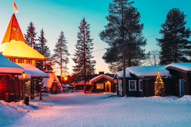 Questo Natale, Babbo Natale ha nuovi aiutanti: la NATO si schiera in Lapponia per un possibile attacco russo
