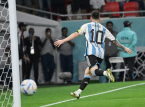 Leo Messi segna una tripletta e batte il record della Coppa del Mondo con la controversia sul cartellino rosso