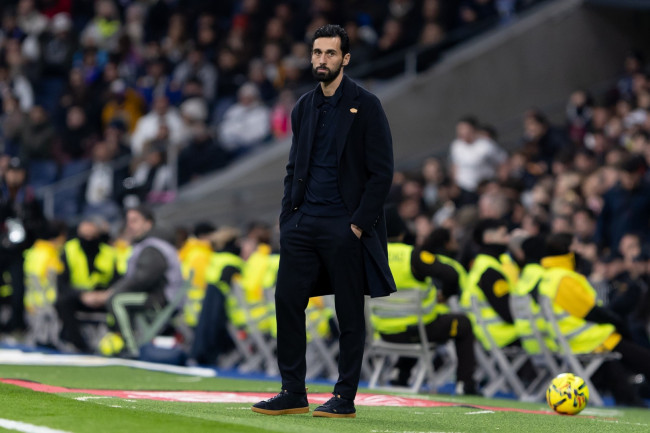 I giocatori del Real Madrid e Arbeloa hanno una teoria: l'arbitro si è dimenticato che era un secondo cartellino giallo su Camavinga