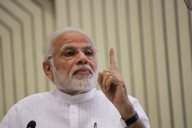 Il Primo Ministro indiano Modi sta cercando di conquistare i giovani tramite Instagram, ma la situazione gli si è ritortato contro