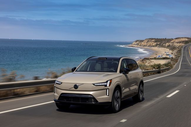 Volvo ridimensiona gli obiettivi di elettrificazione, puntando al 90% di vendite di veicoli ibridi o elettrici entro il 2030