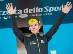Simon Yates, vincitore del Giro d'Italia 2025, annuncia il ritiro a sorpresa