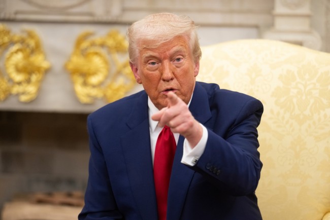 Trump vuole vietare agli "stranieri in sovrappeso" di entrare negli Stati Uniti