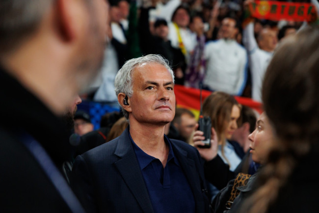 Mourinho ha condizioni non negoziabili per entrare nel Real Madrid, incluso il ritiro di sette giocatori