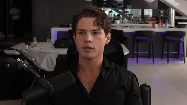 L'influencer di looksmaxxing Clavicular accusato di aver presumibilmente sparato a un alligatore durante una diretta streaming