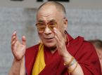 Il Dalai Lama festeggia il 90° compleanno con un messaggio di sfida verso la Cina