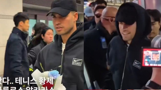 Carlos Alcaraz accolto da decine di tifosi in Corea del Sud prima della partita con Sinner