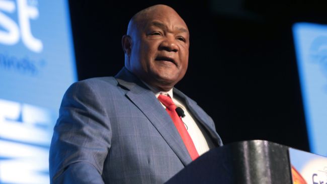 George Foreman, leggenda del pugilato e più anziano campione dei pesi massimi, muore all'età di 76 anni