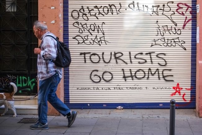 La Spagna ordina la rimozione di oltre 65.000 annunci Airbnb