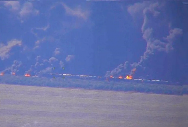 Le forze ucraine distruggono il treno di carburante russo nella Zaporizhzhia occupata