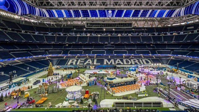 Il Real Madrid trasforma lo stadio Bernabéu in un parco a tema natalizio durante la pausa dalla Liga