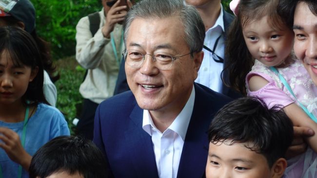 L'ex presidente della Corea del Sud Moon definisce le accuse di corruzione un attacco politico