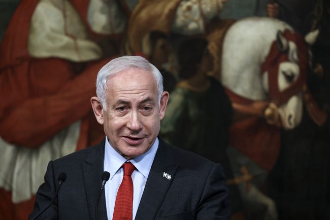 Netanyahu dice che Israele controllerà tutte le parti di Gaza mentre gli aiuti si preparano ad entrare