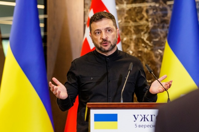 Zelensky afferma che l'accordo di sicurezza tra Stati Uniti e Ucraina sta per essere concluso