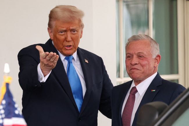 Il presidente Trump incontra re Abdullah: gli Stati Uniti spingono il piano di presa di Gaza nonostante la resistenza della Giordania
