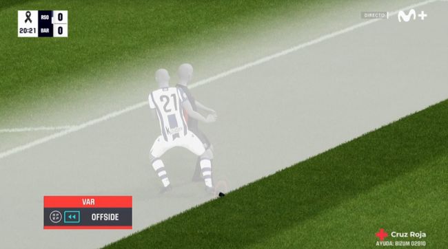 Enormi polemiche a Barcellona dopo che il VAR ha annullato il gol di Lewandowski, ma c'è una spiegazione