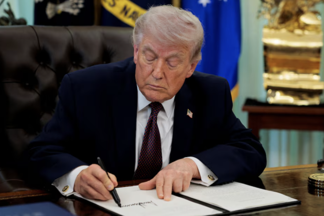 Trump afferma che gli Stati Uniti stanno fortemente considerando l'uscita dalla NATO