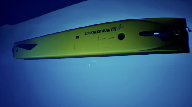 Lockheed Martin presenta il drone subacqueo Lamprey capace di essere attaccato alle navi