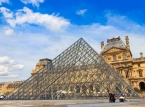 Il Louvre riapre tre giorni dopo la rapina alla luce del giorno