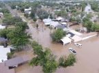 Le inondazioni in Texas provocano almeno 80 morti mentre continuano i soccorsi
