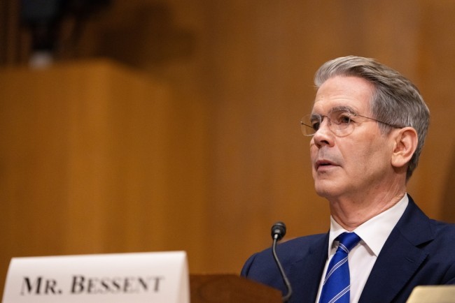 La spaccatura USA-UE si approfondisce mentre il segretario al Tesoro di Trump definisce la Danimarca "irrilevante" in vista del Forum di Davos