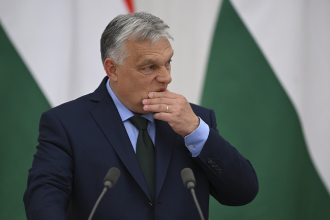 Il Cremlino minimizza la perdita di Orbán dopo il cambiamento elettorale in Ungheria