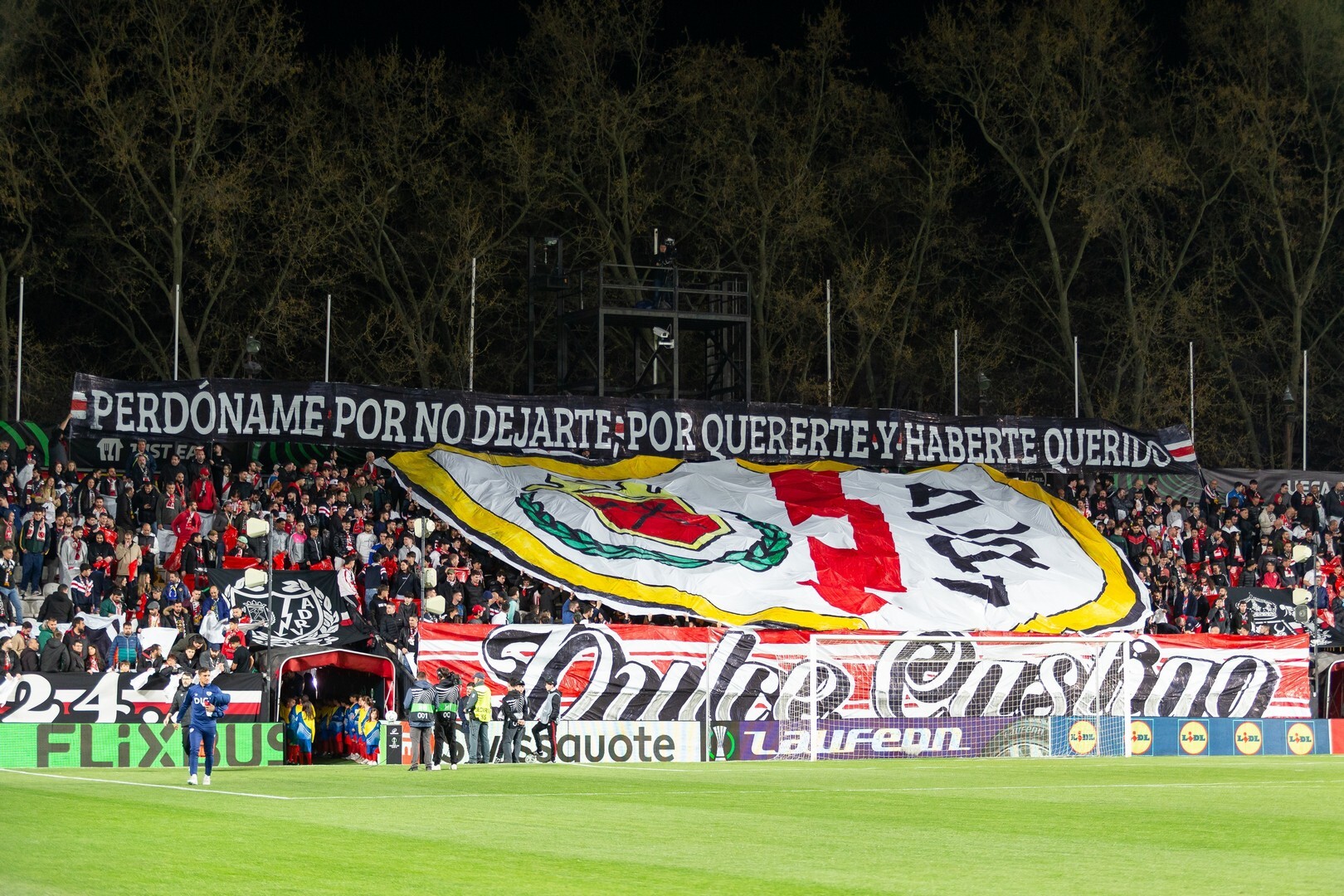 Il governo locale di Madrid rimuove la concessione dello stadio per il Rayo Vallecano a causa di gravi carenze di sicurezza
