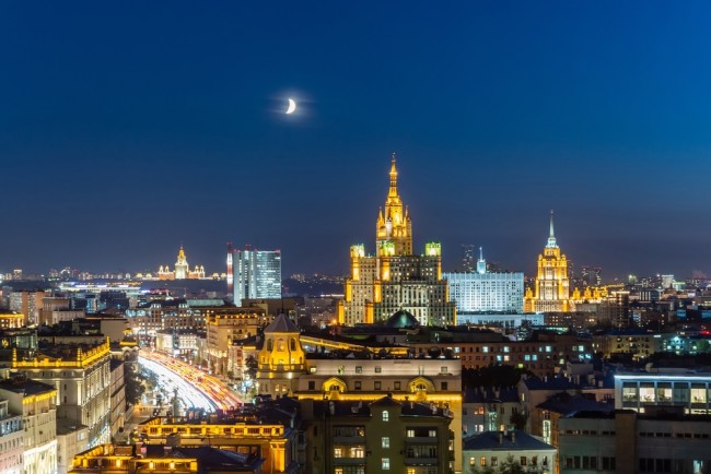 La Russia prevede di costruire una centrale nucleare sulla Luna entro un decennio