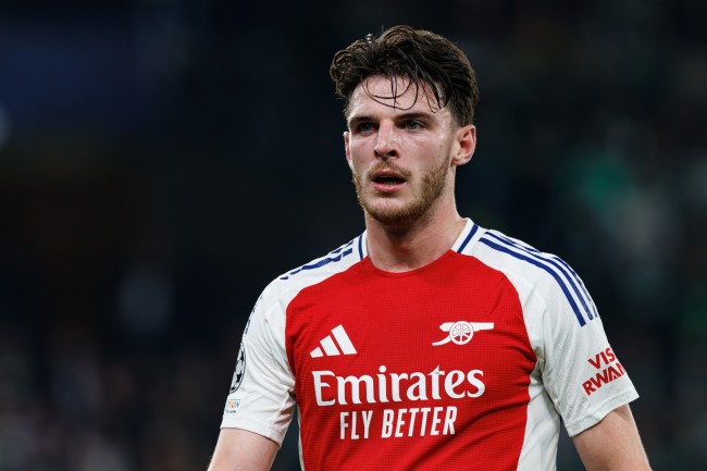 Un tifoso del Tottenham visto umiliare il corpo della moglie di Declan Rice durante la vittoria dell'Arsenal in Premier League