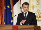 Macron loda la "prevedibilit&agrave;" dell'Europa con una critica a Trump: "Non &egrave; male in tempi come questi"
