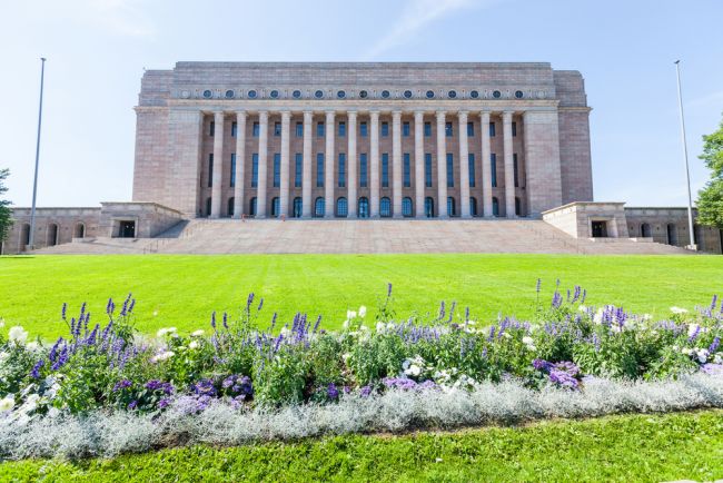 Deputato finlandese trovato morto suicida in Parlamento