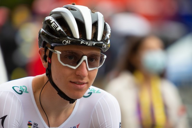 Tadej Pogačar picchiato da un avvocato britannico di 40 anni durante una gara in Slovenia