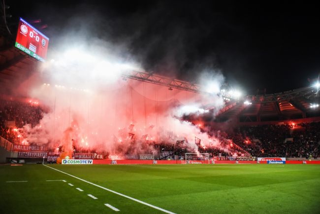 La vittoria del PSG in Champions League contro l'Arsenal ha avuto un effetto a catena inaspettato in Grecia