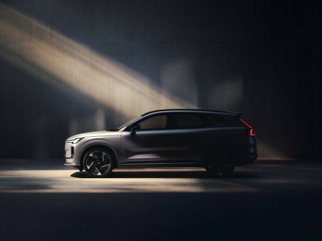 Volvo presenta la prima ibrida plug-in ad autonomia estesa
