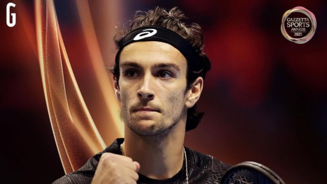 I tifosi di tennis sono divisi dopo che La Gazzetta dello Sport ha scelto Lorenzo Musetti invece di Jannik Sinner come Atleta Italiano dell'Anno