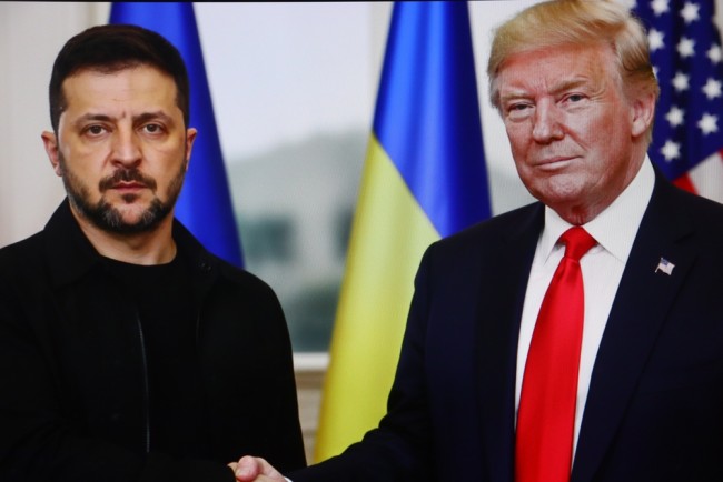 Zelensky: Trump vuole che l'Ucraina si ritiri dal Donbas e formi una "zona economica libera"