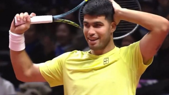 Carlos Alcaraz vince il primo duello con Jannik Sinner dell'anno in Corea del Sud